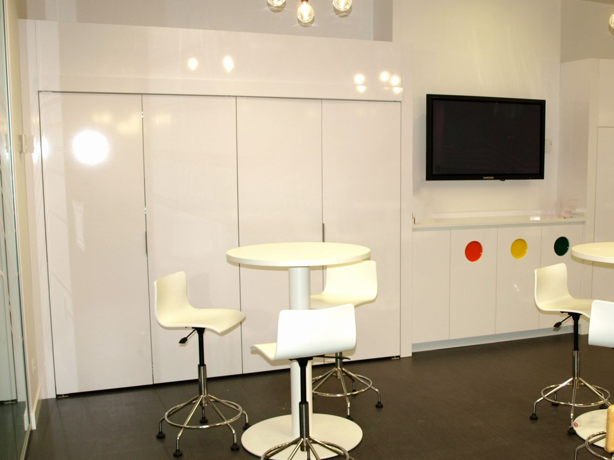 Lacados: Office