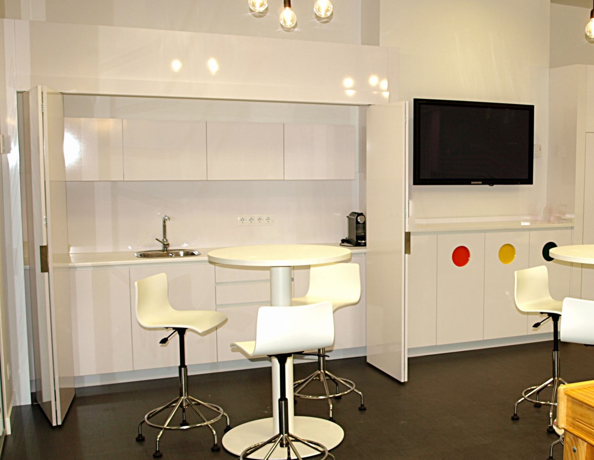 Lacados: Office