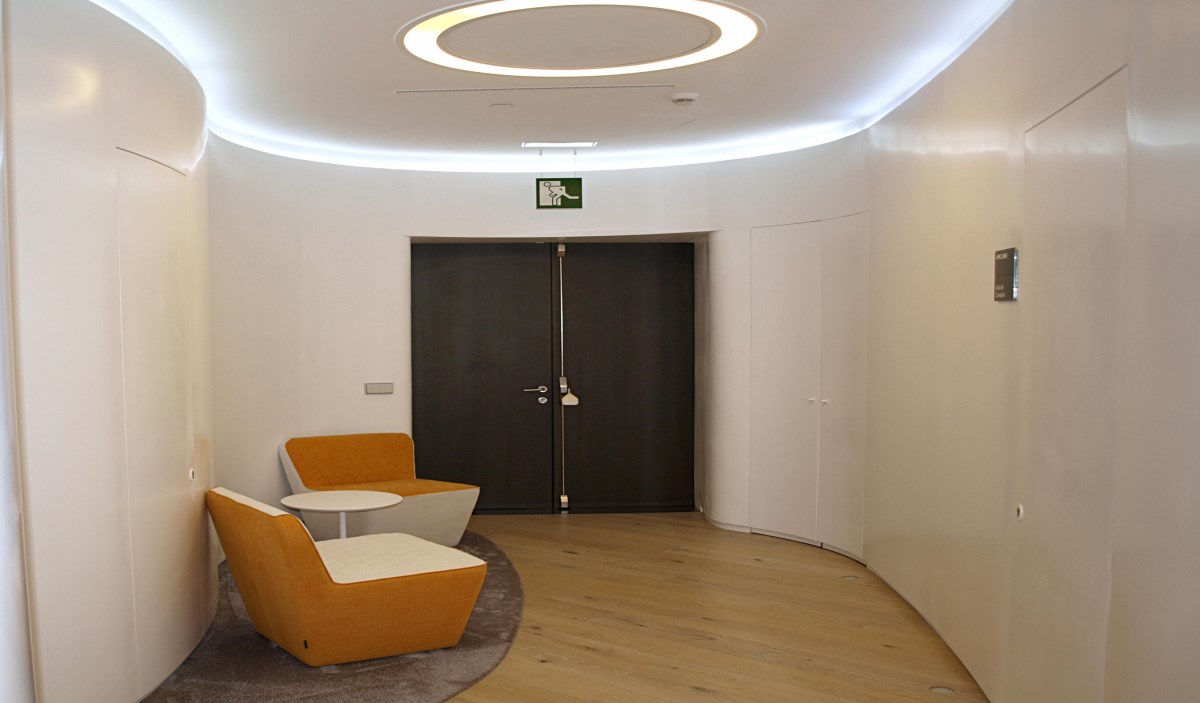 Superficies Sólidas: Implantación de Oficinas