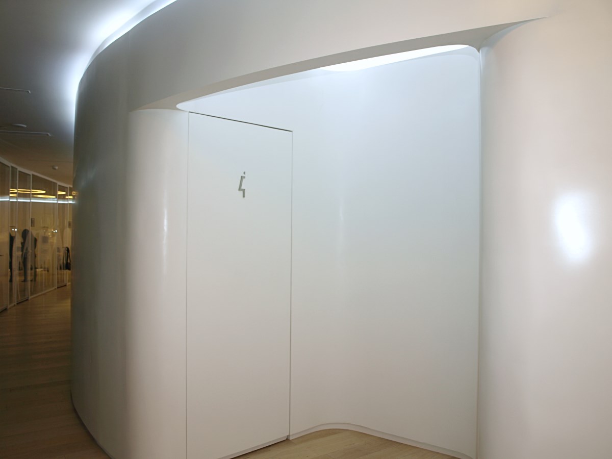Superficies Sólidas: Implantación de Oficinas